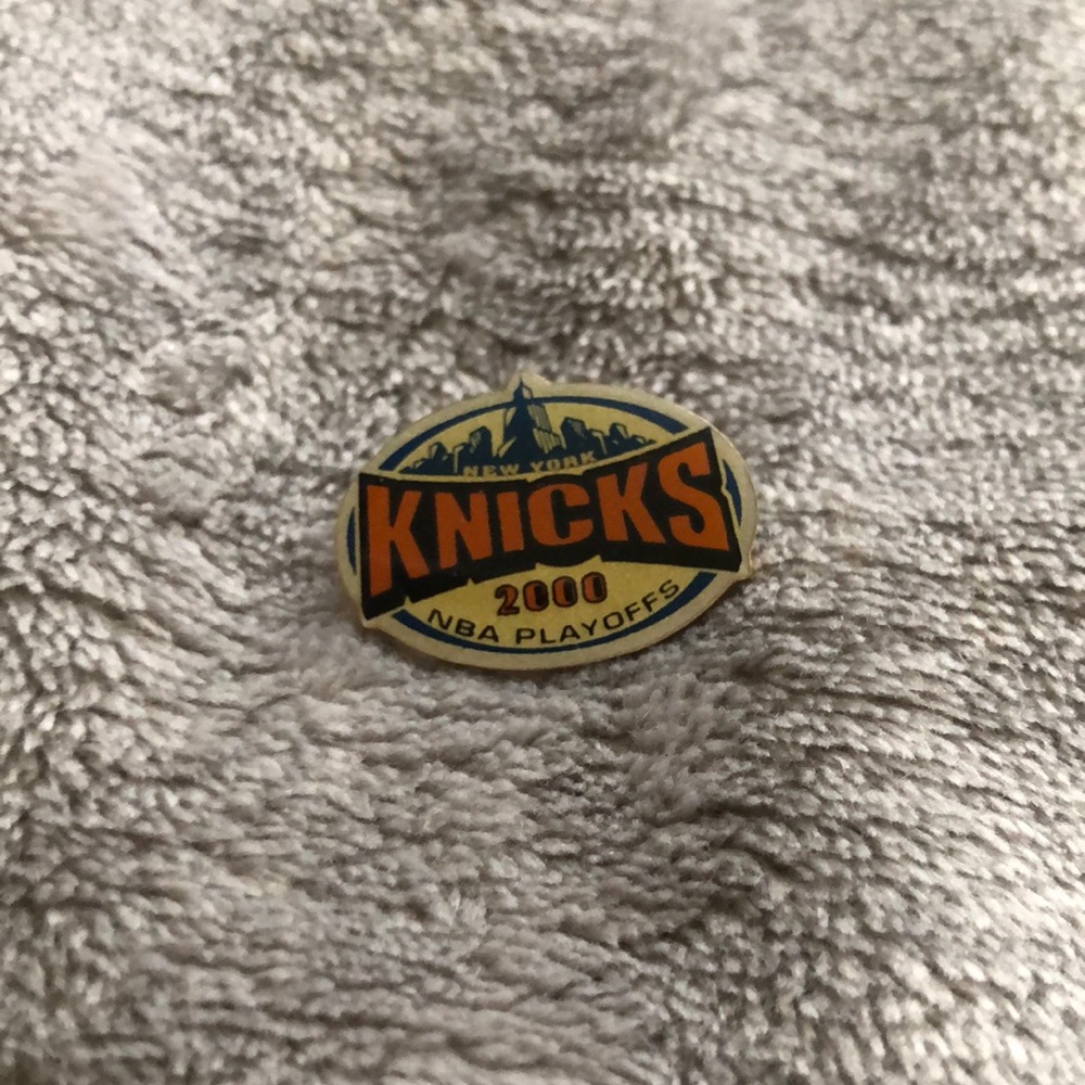 New York Knicks 2000 NBA playoffs pin